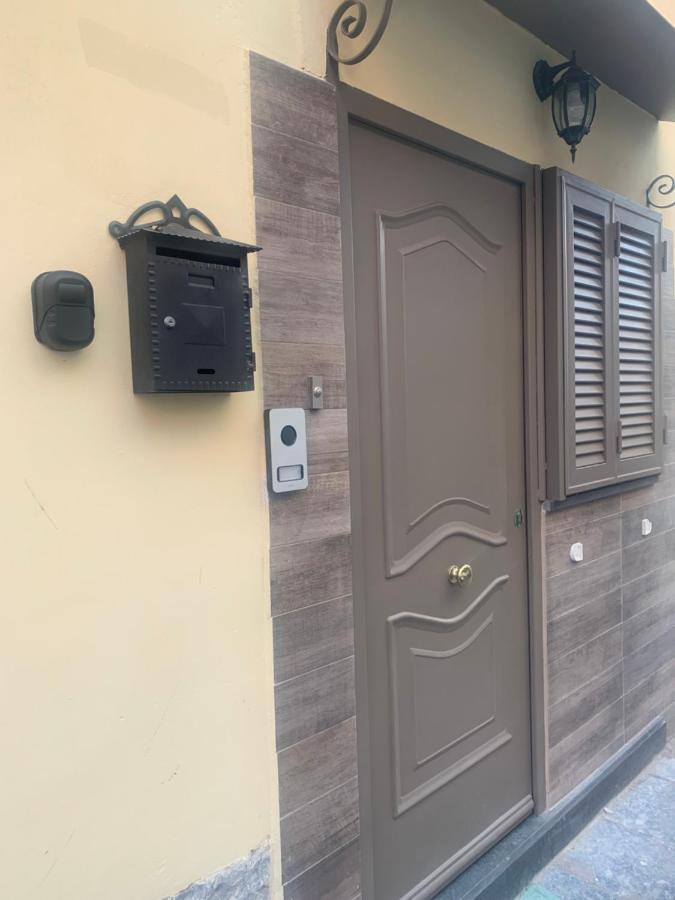 The Small House In Naples Apartment ภายนอก รูปภาพ